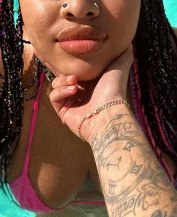 OnlyFans cuenta mamicubanaa header 2