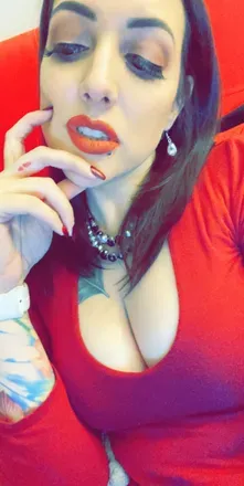 OnlyFans account  queend33licious avatar 1