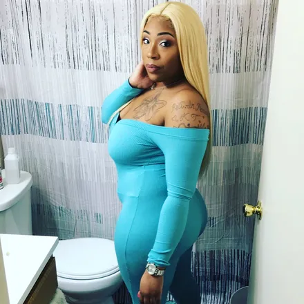 OnlyFans cuenta kyleecakes header 2