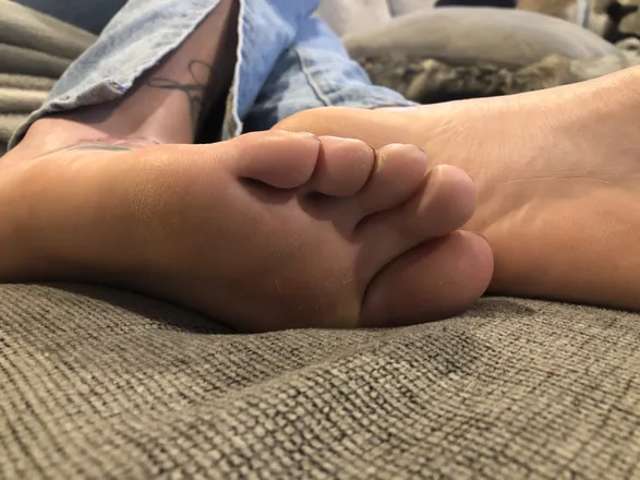 OnlyFans cuenta myshylittlesecret header 2