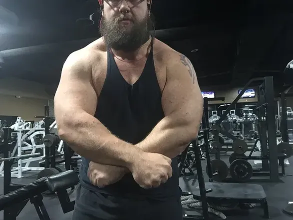 OnlyFans cuenta musclewarlock header 2