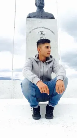 OnlyFans account  luis015 avatar 1