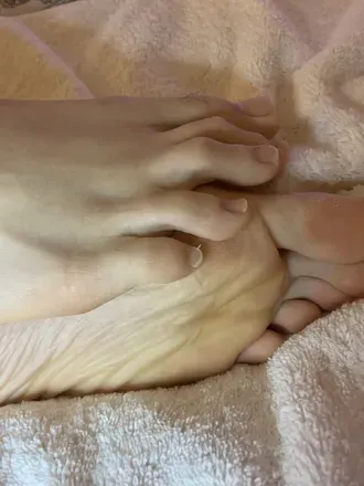 OnlyFans cuenta long_toe_hoe header 2