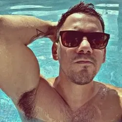 OnlyFans cuenta rovzaiid avatar 1