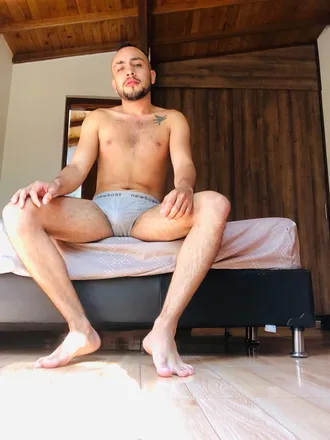 OnlyFans cuenta crisgarcia2412 header 2