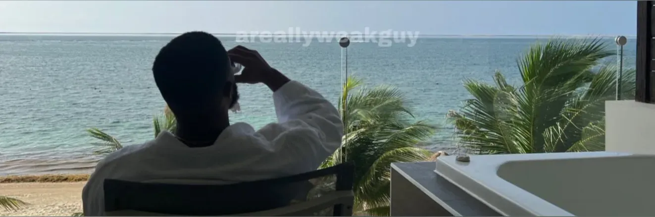 OnlyFans account  areallyweakguy header 2