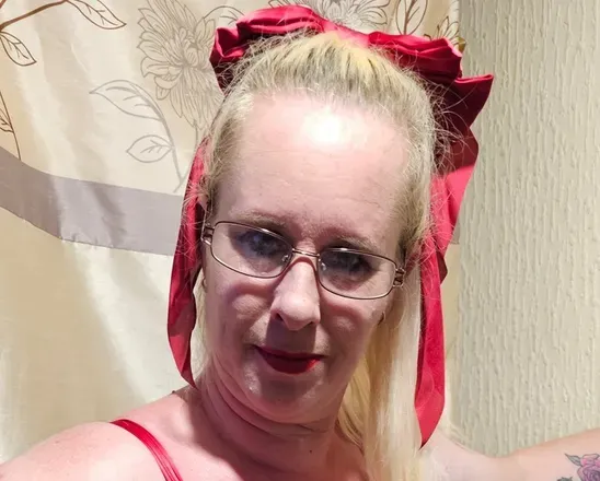 OnlyFans cuenta shy40plusblondegilf avatar 1