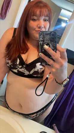 OnlyFans cuenta curvygirl2728 header 2