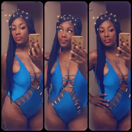 OnlyFans account  chenellewright header 2