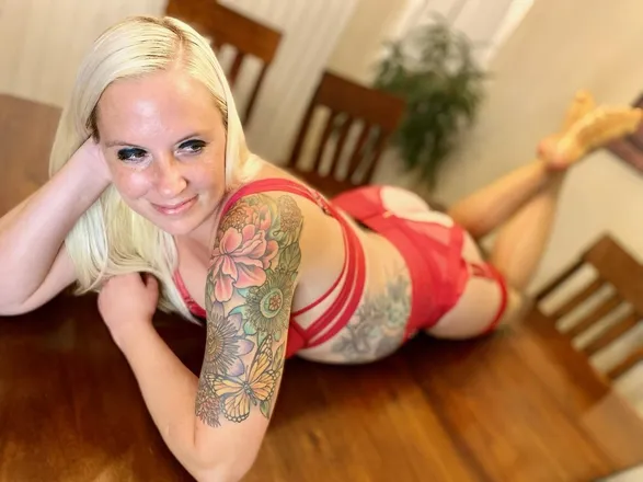 OnlyFans cuenta thesexyvee header 2