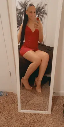 OnlyFans account  theylovedessss avatar 1