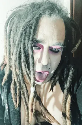 OnlyFans account  gothsissystacysynn avatar 1