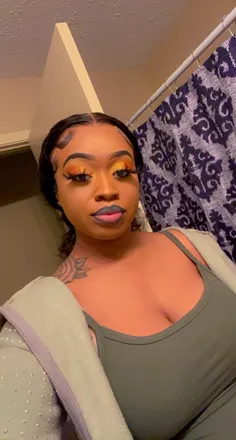 OnlyFans cuenta fashionwithmonea header 2
