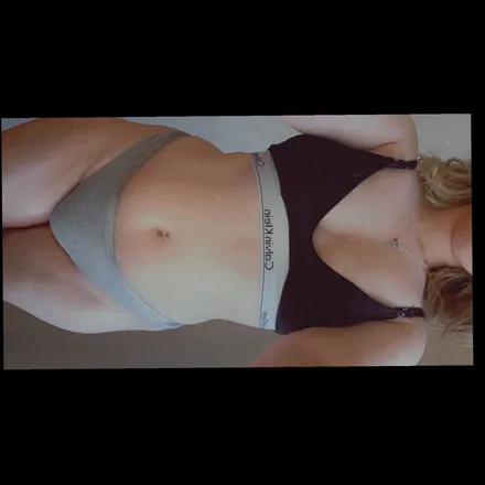 OnlyFans cuenta mrs.holden header 2