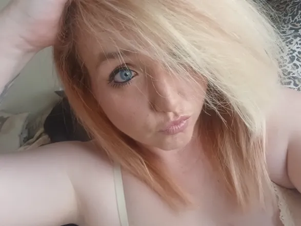 OnlyFans account  quirkysquirral header 2