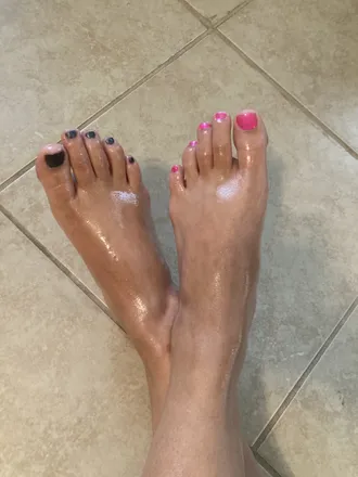 OnlyFans cuenta hereticfeet header 2