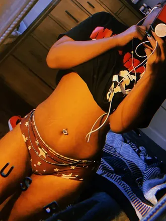 OnlyFans cuenta alt.whree header 2