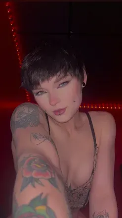 OnlyFans account  yourdarkomen avatar 1