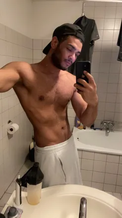 OnlyFans account  u211748381 header 2