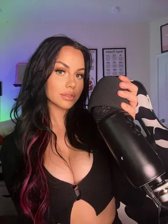 OnlyFans de shotsofsimone