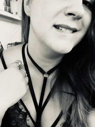 OnlyFans cuenta bee2424 header 2