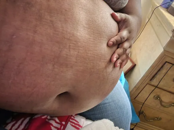 OnlyFans cuenta bigbellybabe90 header 2