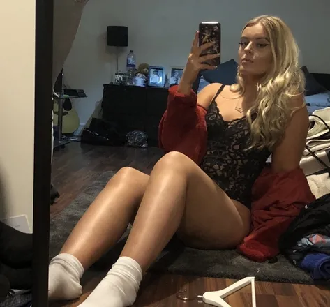 OnlyFans cuenta blondebabygirlxo header 2
