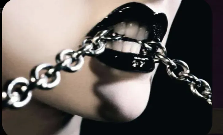 OnlyFans cuenta baddestbunnyy header 2