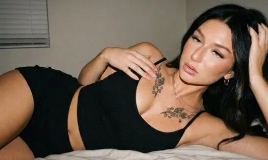 OnlyFans cuenta bigbootybenzi header 2