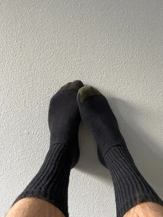 OnlyFans cuenta feetnhairybunzz header 2