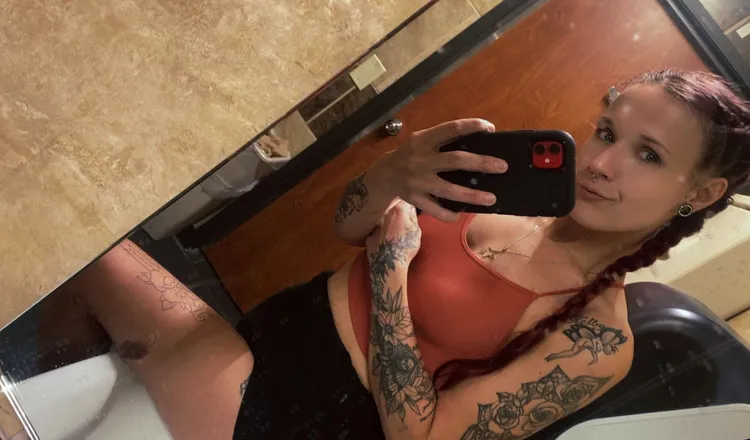 OnlyFans cuenta stickyhoneybunx header 2