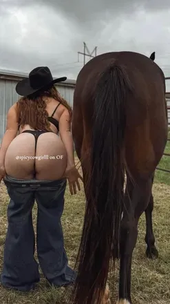 OnlyFans cuenta spicycowgirlll header 2