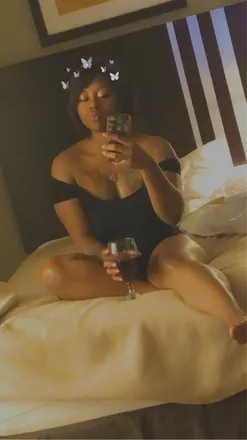 OnlyFans account  skyeeleaks header 2