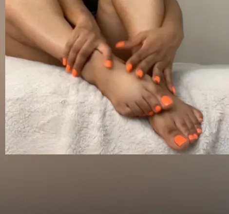 OnlyFans account  popsicletoess header 2