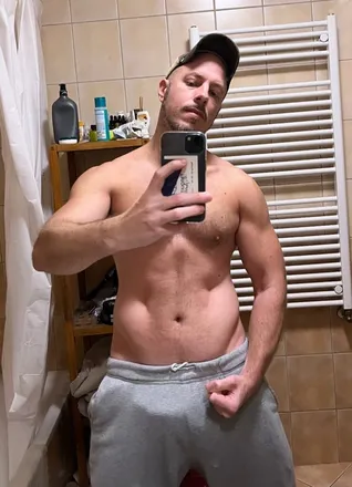 OnlyFans account  euroboii header 2