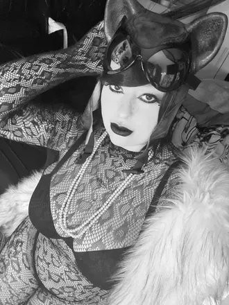 OnlyFans account  queenhyrule avatar 1