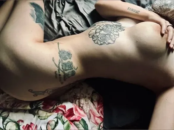 OnlyFans cuenta tarraluvv header 2