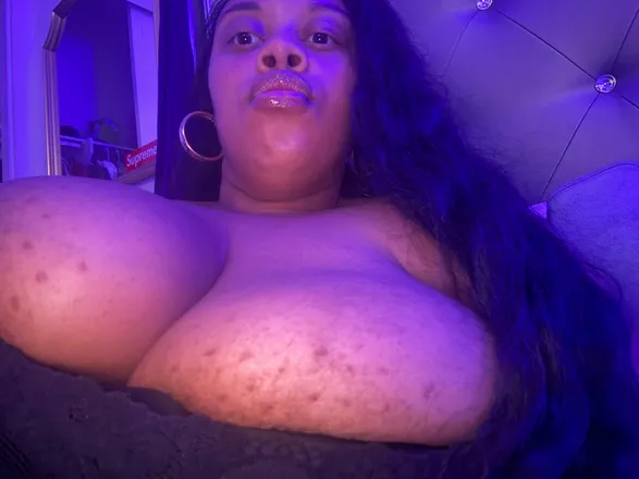 OnlyFans of bigseeeeexxy