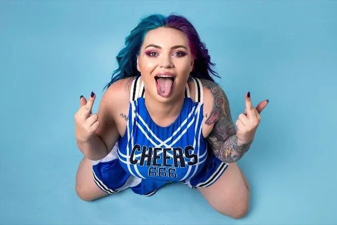 OnlyFans cuenta charlotte_chanel header 2