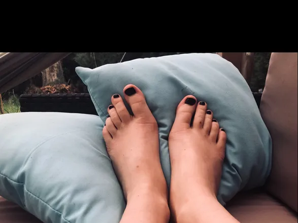 OnlyFans cuenta elegantfrenchfeet header 2