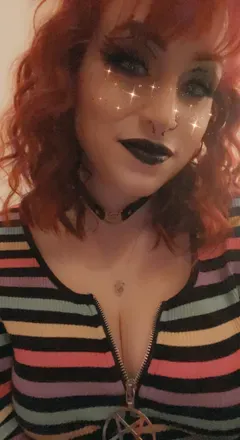 OnlyFans cuenta homewithscarlettrose avatar 1