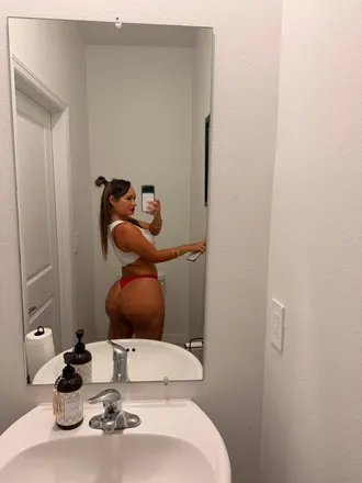 OnlyFans cuenta shaelalashae2x header 2