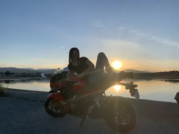 OnlyFans account  jennii-xoxo header 2