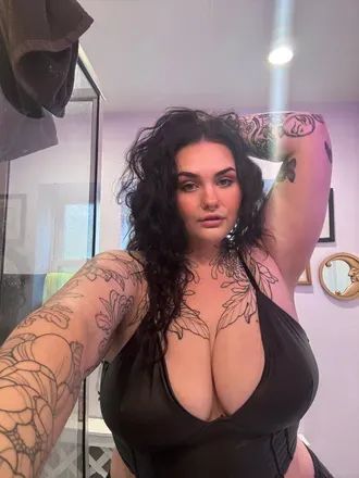 OnlyFans cuenta princessviolet727 avatar 1