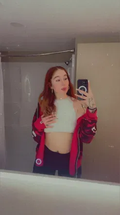 OnlyFans cuenta queen_peaches header 2
