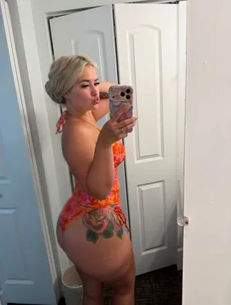 OnlyFans account  yourfavemom25 avatar 1