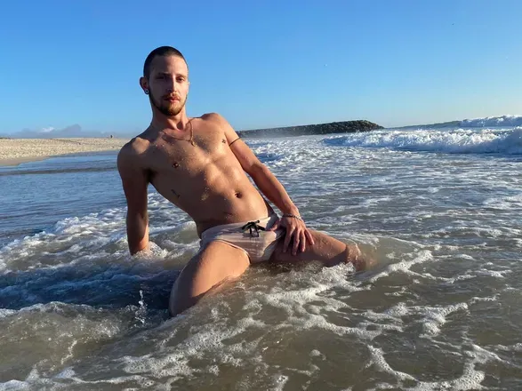 OnlyFans cuenta deus_dos_mil_pecados header 2