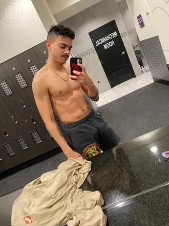 OnlyFans cuenta jjtheguy18 header 2