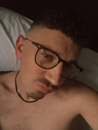 OnlyFans of heyitsscottxx