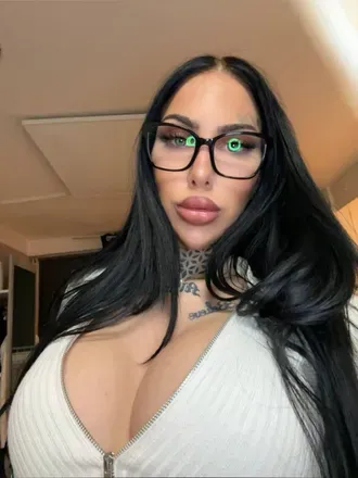 OnlyFans account  yourcurvysofia avatar 1